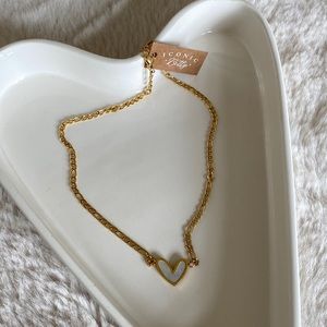 Iconic Betty - gold necklace